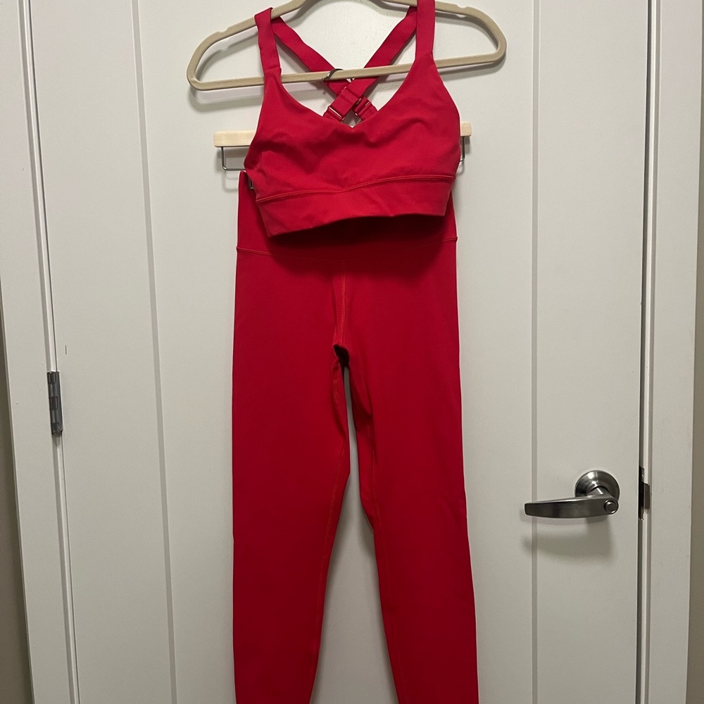Aritzia TNA Action Workout set. Top XS, bottoms S